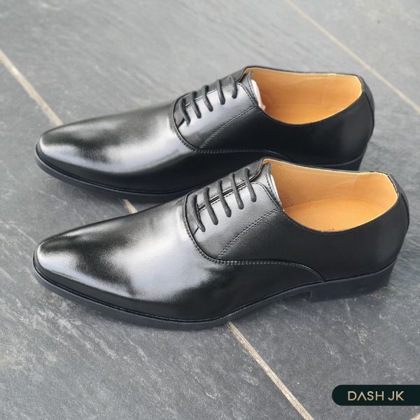 Giày Oxford mũi nhọn toả sáng nhất khi mix đồ theo phong cách formal